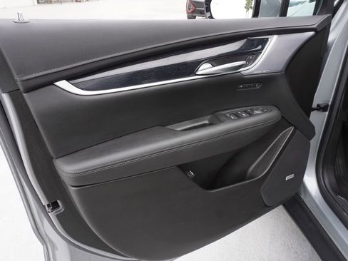 Certified 2025 Cadillac XT5 Premium Luxury image 15