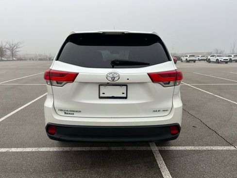 Used 2017 Toyota Highlander XLE image 7