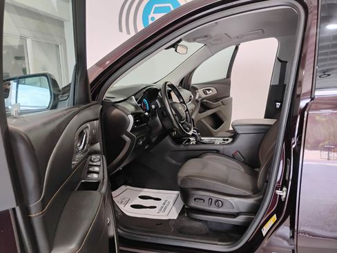 Used 2021 Chevrolet Traverse LT FWD image 45