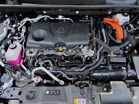 Used 2023 Toyota RAV4 SE w/ Weather & Moonroof Package image 31