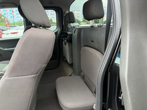 Used 2015 Nissan Frontier S RWD image 16