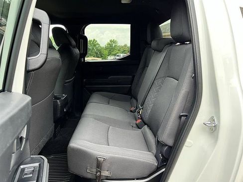 Used 2024 Toyota Tacoma SR5 AWD/4WD image 40