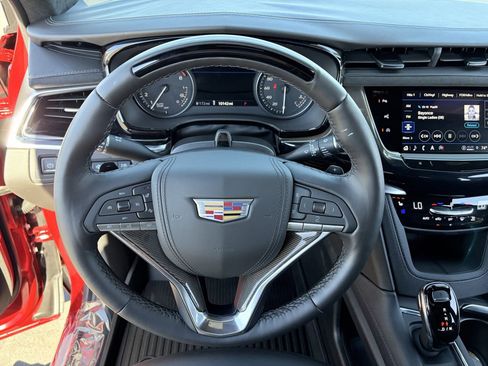 Certified 2025 Cadillac XT6 Premium Luxury w/ Platinum Package AWD/4WD image 24
