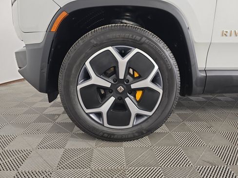 Used 2024 Rivian R1S Adventure AWD/4WD image 9