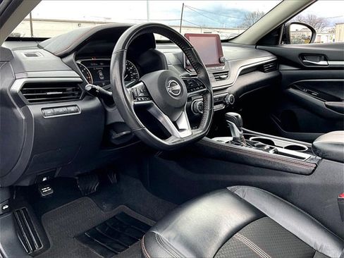 Used 2024 Nissan Altima 2.5 SR image 8
