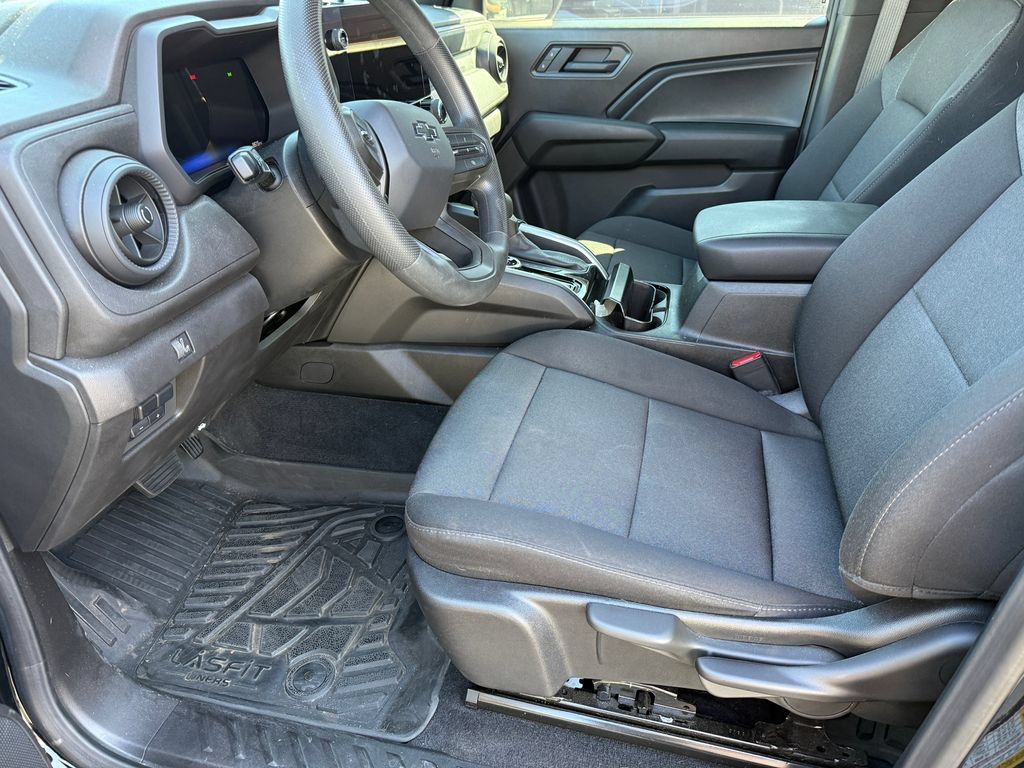 Used 2025 Chevrolet Colorado Trail Boss AWD/4WD image 23