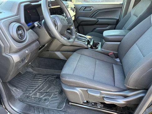 Used 2025 Chevrolet Colorado Trail Boss AWD/4WD image 23