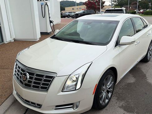 Used 2013 Cadillac XTS Luxury w/ Driver Awareness Package FWD image 3