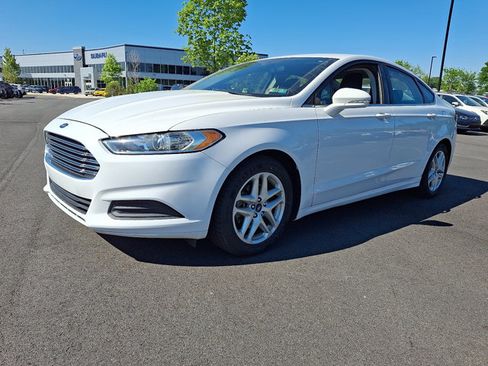 Used 2014 Ford Fusion SE FWD image 3