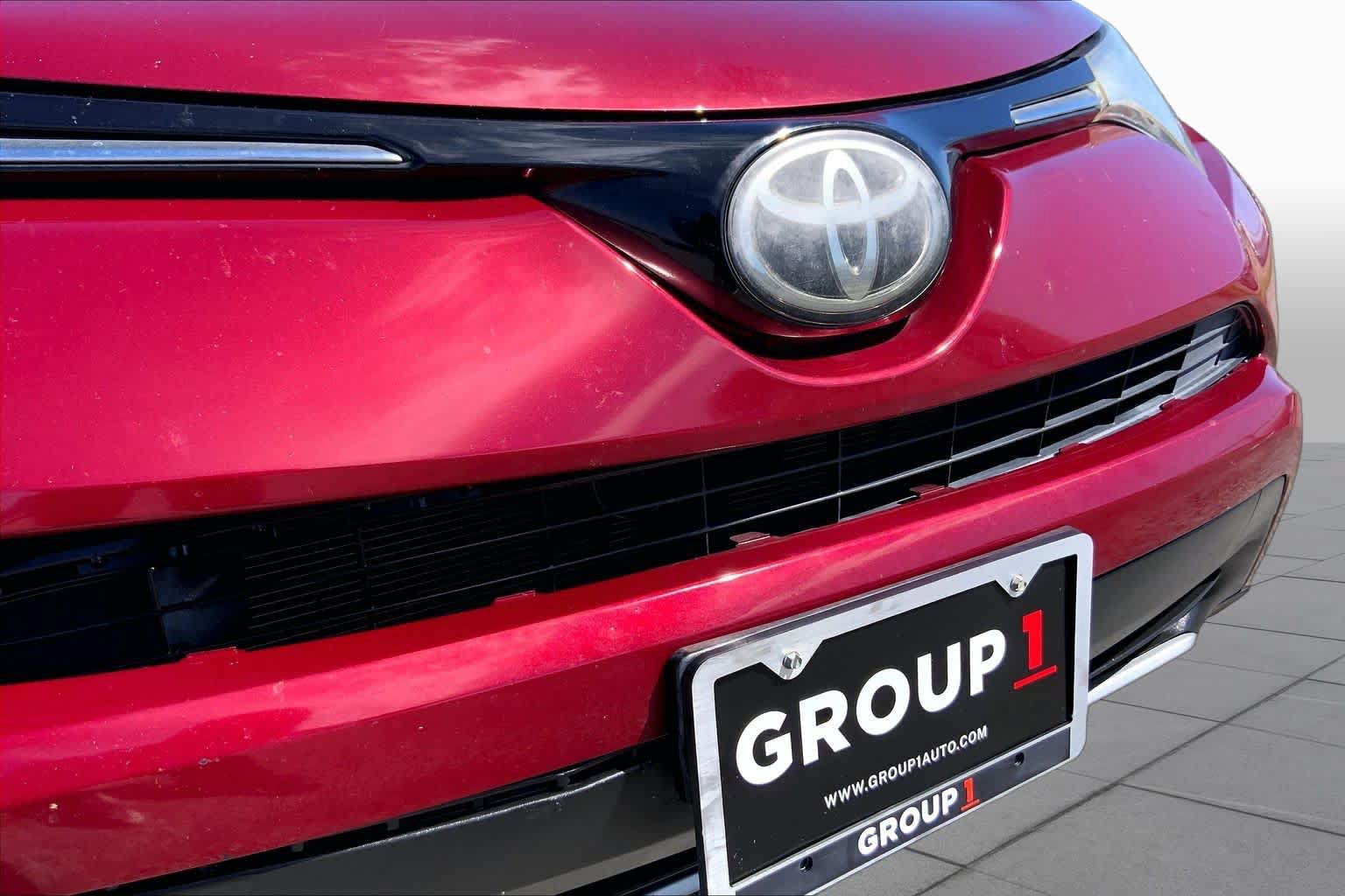 Used 2018 Toyota RAV4 XLE FWD image 29