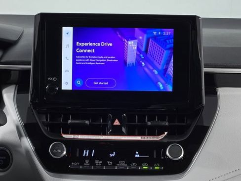 Used 2025 Toyota Corolla SE image 22