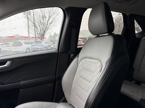 Used 2023 Ford Escape Platinum w/ Premium Technology Package image 26