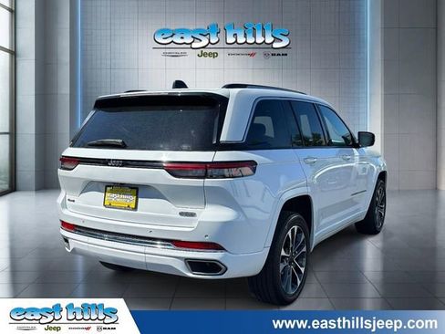 Used 2023 Jeep Grand Cherokee Overland AWD/4WD image 3