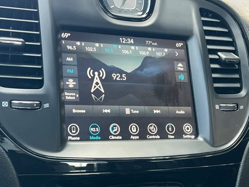 Used 2023 Chrysler 300 S image 19