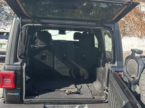 Used 2024 Jeep Wrangler Unlimited Rubicon 4xe image 33