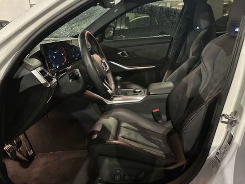 Used 2025 BMW M3 image 9