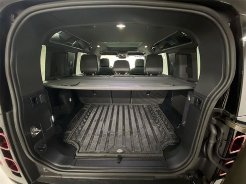 Used 2024 Land Rover Defender 110 X-Dynamic SE image 25