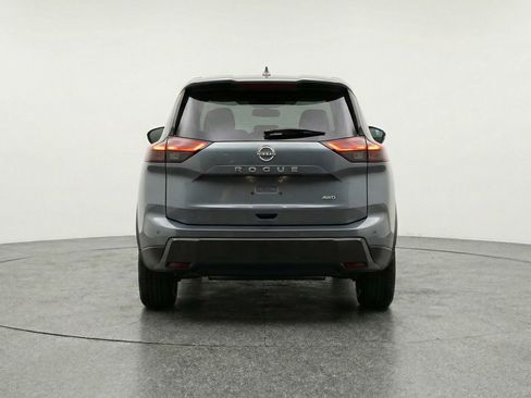 Used 2025 Nissan Rogue SV image 7
