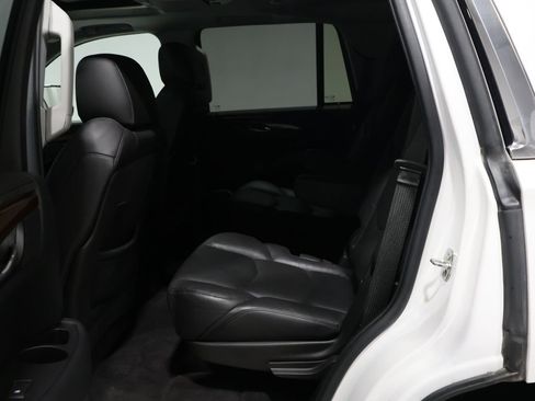 Used 2020 Cadillac Escalade Premium Luxury image 20