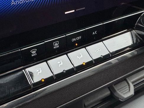 Certified 2023 Chevrolet Colorado Trail Boss w/ Technology Package image 13