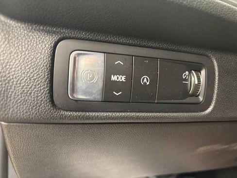 Used 2026 Chevrolet Traverse LT FWD image 31