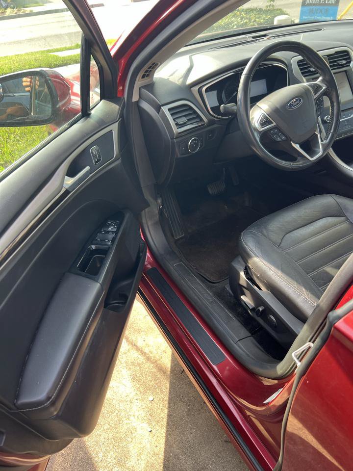 Used 2014 Ford Fusion SE w/ Equipment Group 202A FWD image 14