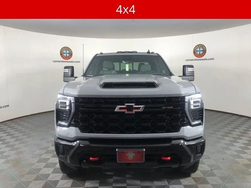 Used 2025 Chevrolet Silverado 2500 ZR2 w/ Technology Package AWD/4WD image 15