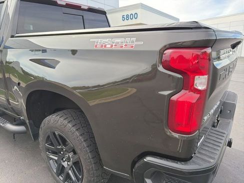 Used 2022 Chevrolet Silverado 1500 LT Trail Boss w/ Convenience Package II AWD/4WD image 11
