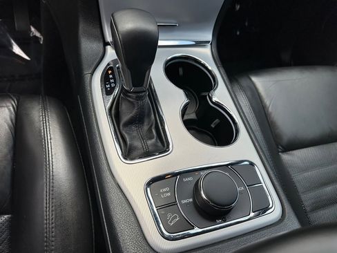 Used 2018 Jeep Grand Cherokee Limited AWD/4WD image 23