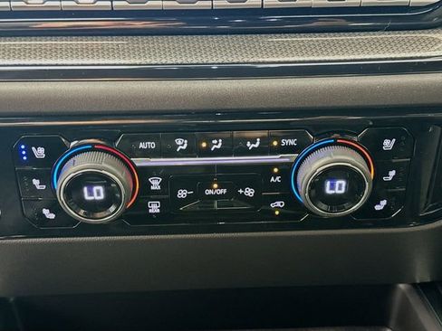 Used 2025 Chevrolet Silverado 1500 ZR2 w/ Technology Package image 19