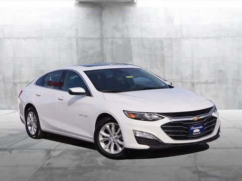 Used 2024 Chevrolet Malibu LT image 2