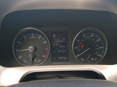 Used 2018 Toyota RAV4 XLE w/ Plus Extra Value Package AWD/4WD image 32