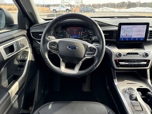 Used 2021 Ford Explorer XLT w/ Equipment Group 202A image 21
