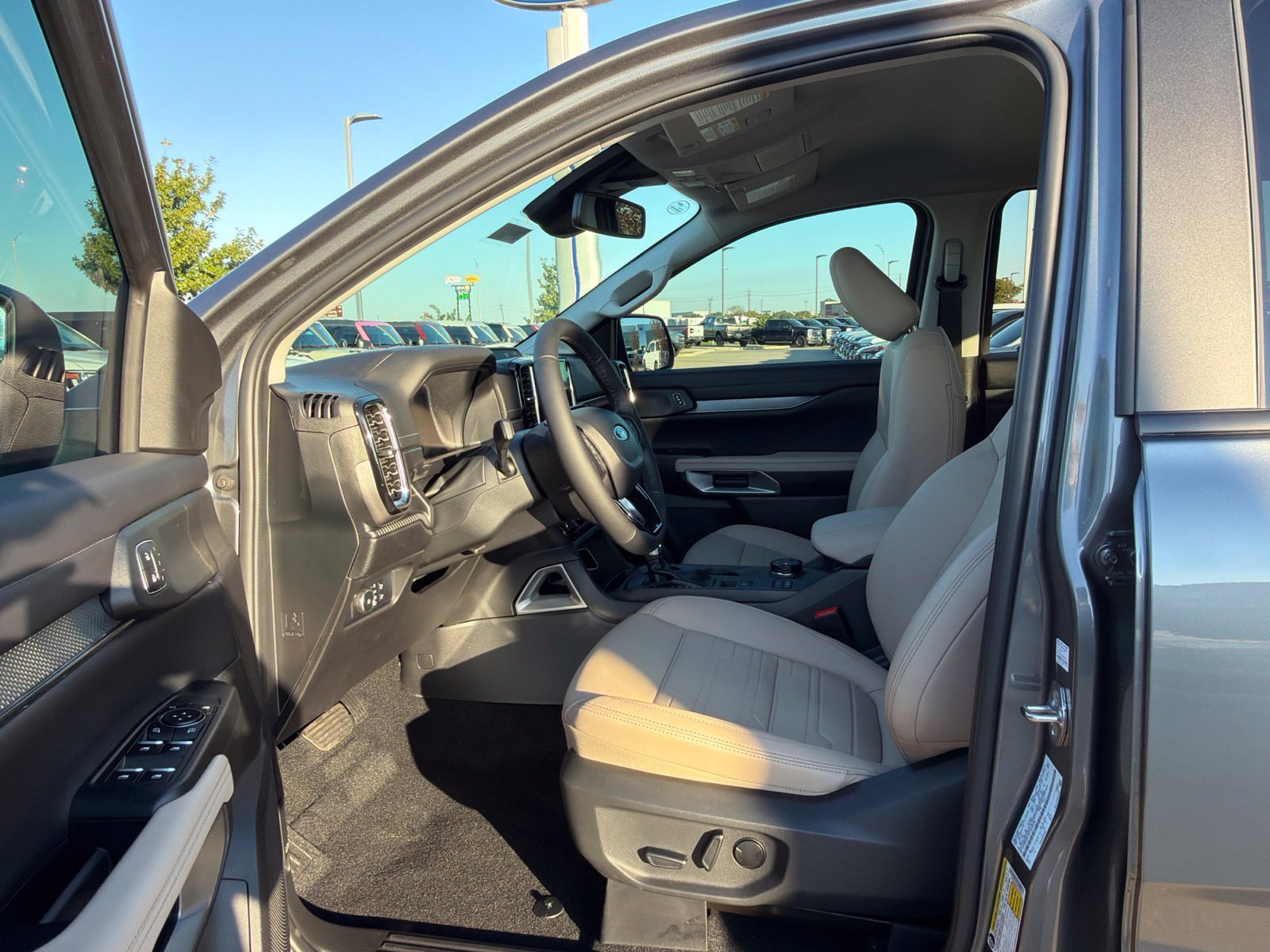 New 2026 Ford Ranger Lariat w/ FX4 Off-Road Package AWD/4WD image 12