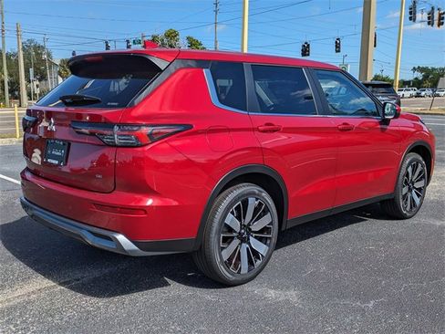 New 2025 Mitsubishi Outlander SE image 5