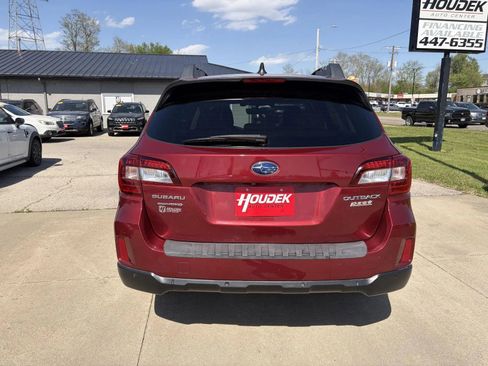 Used 2017 Subaru Outback 2.5i Limited AWD/4WD image 7
