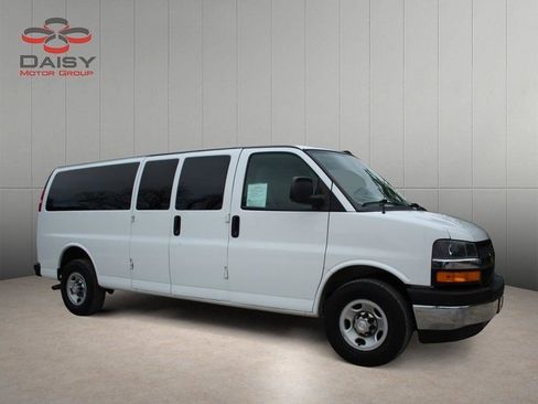 Used 2019 Chevrolet Express 3500 LT w/ LT Preferred Equipment Group image 3