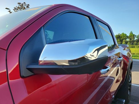 Used 2024 GMC Canyon Denali AWD/4WD image 7