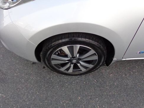 Used 2017 Nissan Leaf SL w/ Protection Package image 24