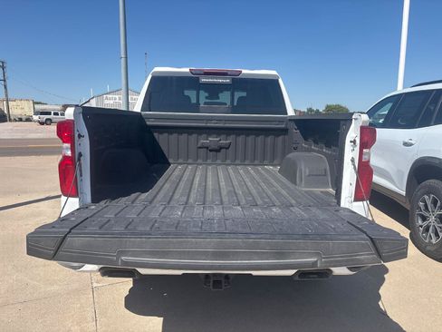 Used 2026 Chevrolet Silverado 1500 RST w/ Dark Appearance Package AWD/4WD image 8