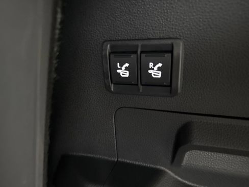 Used 2025 Toyota Sequoia Platinum image 26