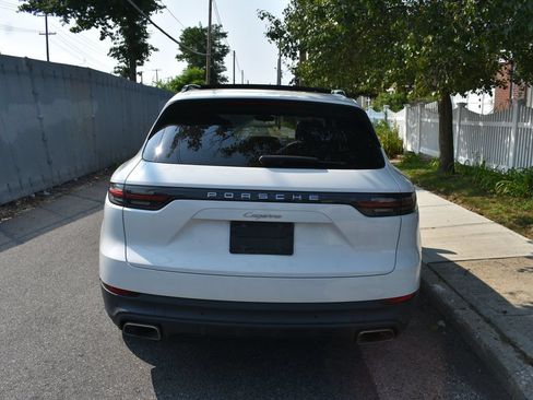 Used 2020 Porsche Cayenne AWD/4WD image 6