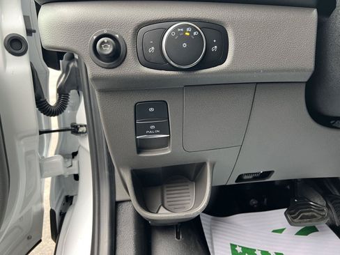 New 2026 Ford Transit 250 148 Medium Roof RWD image 17