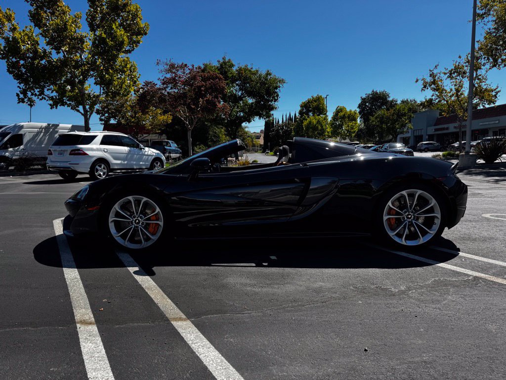 Used 2019 McLaren 570S Spider RWD image 22