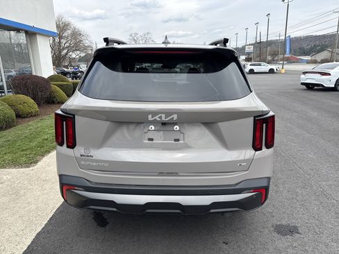 Used 2024 Kia Sorento X-Line EX image 5
