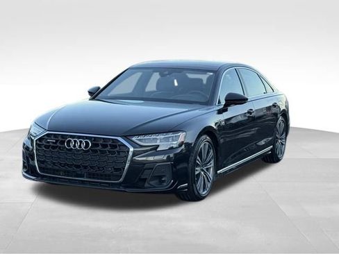 Used 2023 Audi A8 L 3.0T image 3