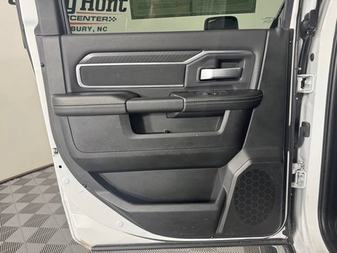 Used 2025 RAM 2500 Big Horn AWD/4WD image 25