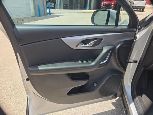 Used 2021 Chevrolet Blazer LT FWD image 12