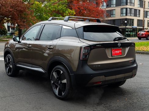 New 2026 Nissan Kicks SR image 4