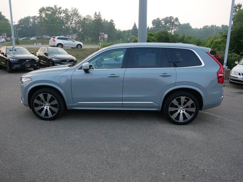Used 2025 Volvo XC90 T8 Plus w/ Protection Package Premier AWD/4WD image 4